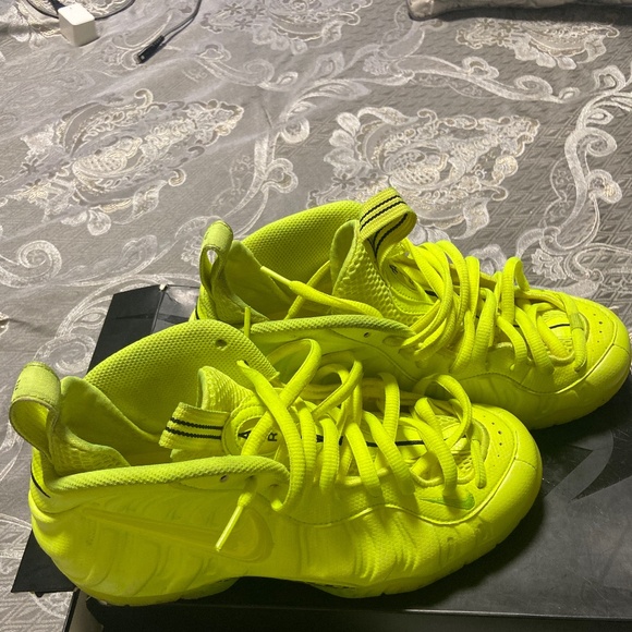 Shoes - Picture 1 of 3